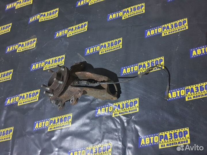 Кулак поворотный правый Форд Фокус 2