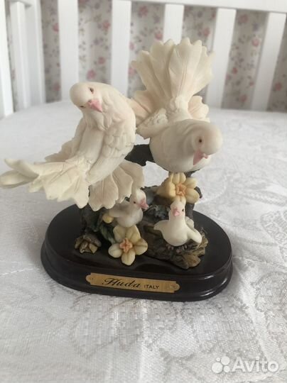 Статуэтка голуби