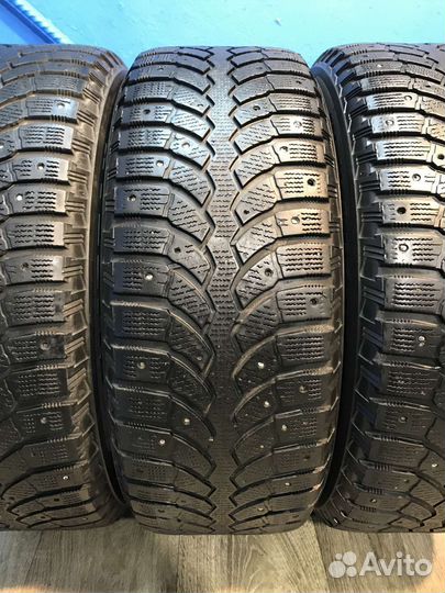 Bridgestone Blizzak Spike-01 215/60 R16