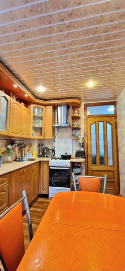 3-к. квартира, 70 м², 1/9 эт.