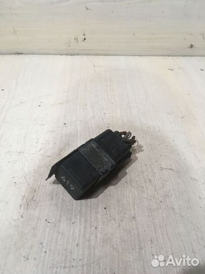 Реле вентилятора Фольксваген Шаран 7M5919506