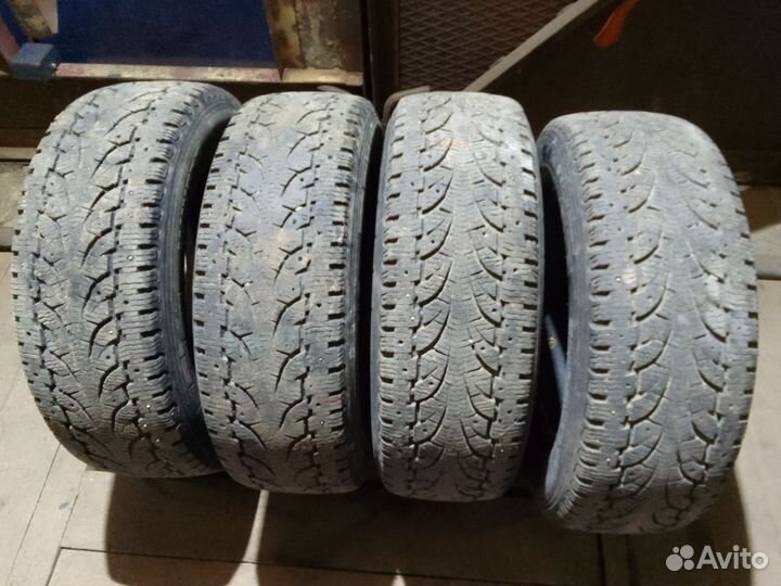 Pirelli Chrono 215/65 R16