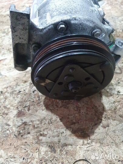 Компрессор кондиционера Volvo Xc70 2007-2013