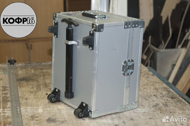 Кофр - чемодан из алюминиевого композита