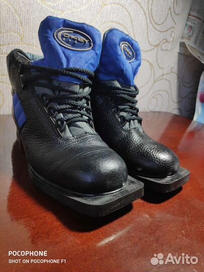 Лыжные ботинки.Размер 38