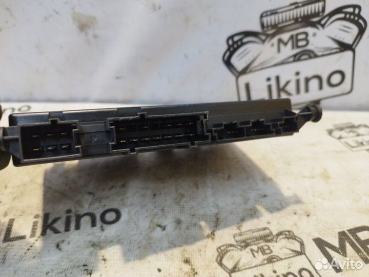 Блок управления третим рядом сидений Mercedes Gl