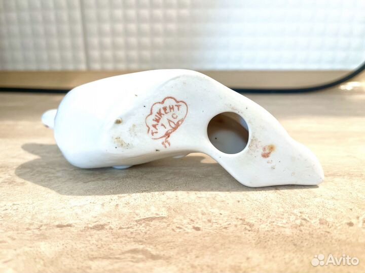 Фарфоровая статуэтка Осётр