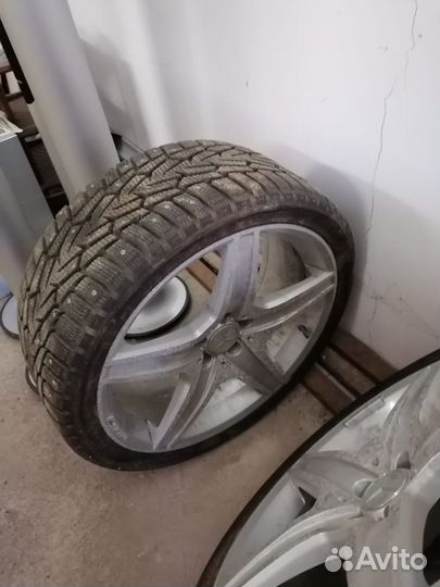 Nokian Tyres Hakkapeliitta 10 255/35 R20