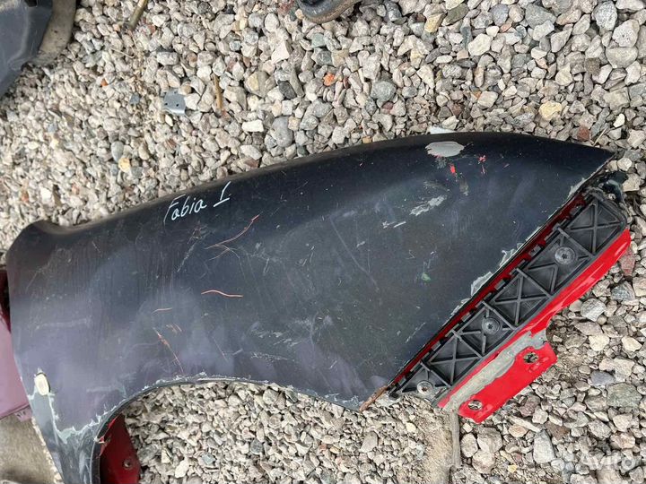 Крыло переднее правое Skoda Fabia 1 поколение