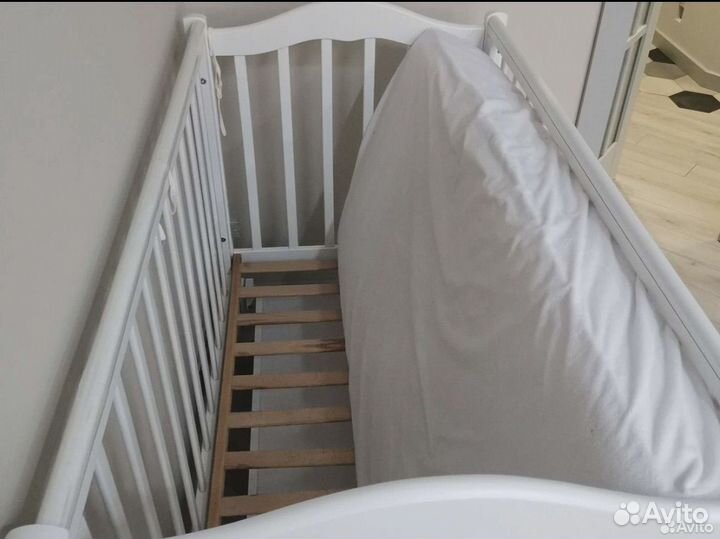 Детская кроватка с маятником+матрас
