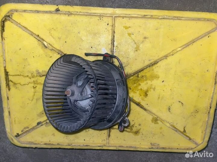 Мотор печки Mercedes Vito W638 OM 611 2001