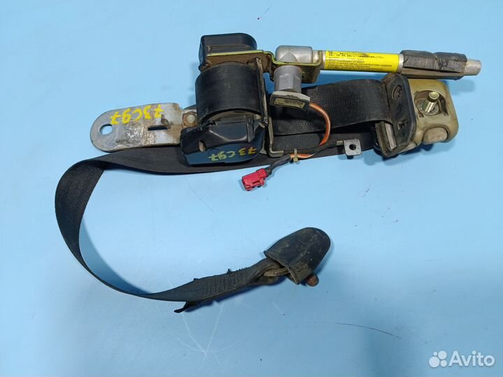 Ремень безопасности передний Mitsubishi Carisma