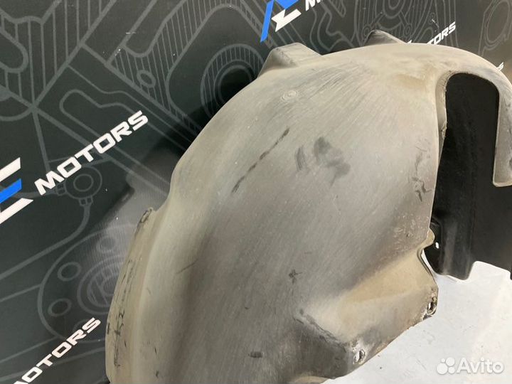 Подкрылок задний левый Volkswagen Passat B5 AMX