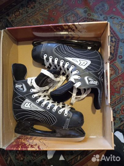 Коньки хокейные