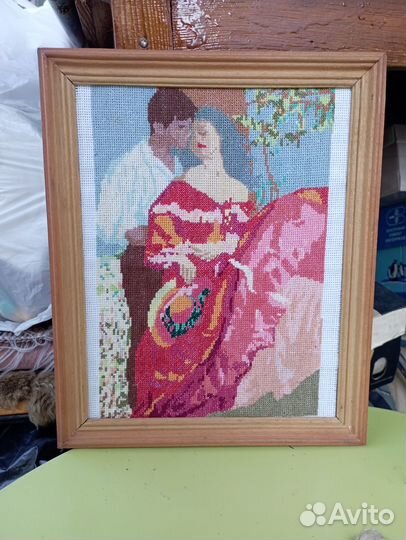 Вышивка в рамке