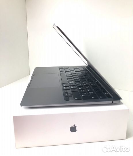 Macbook air m1 8/256 в идеальном состоянии