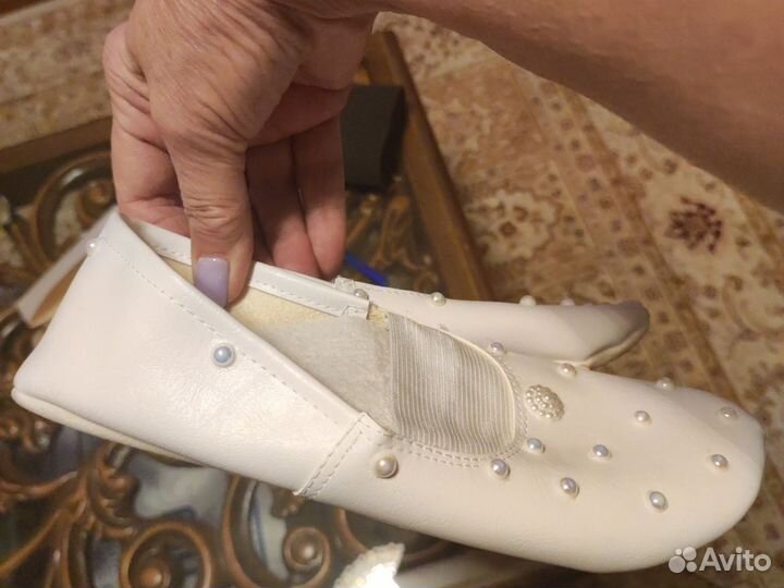 Чешки новые с бусинками,34 размер