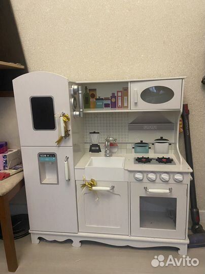 Детская деревянная кухня