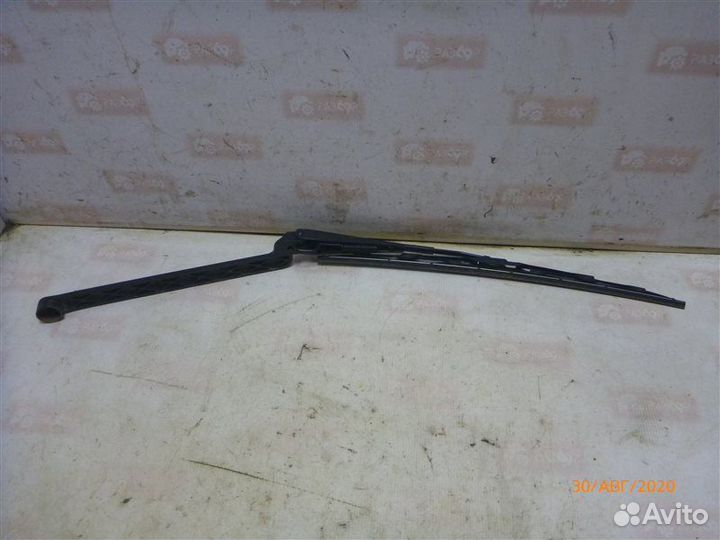 Поводок стеклоочистителя передний правый Honda
