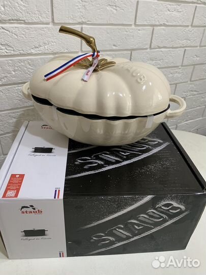 Кастрюля из чугуна. Фирма staub