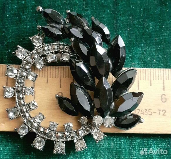 Брошь винтаж Крупные. Камни металл