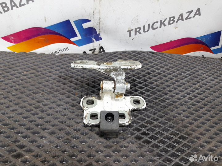 Петля двери Volvo FH