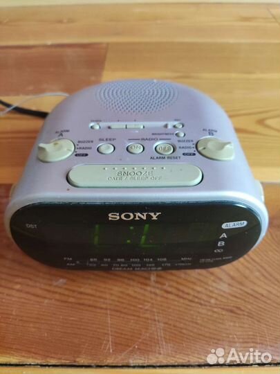 Радио часы Sony icf-c318