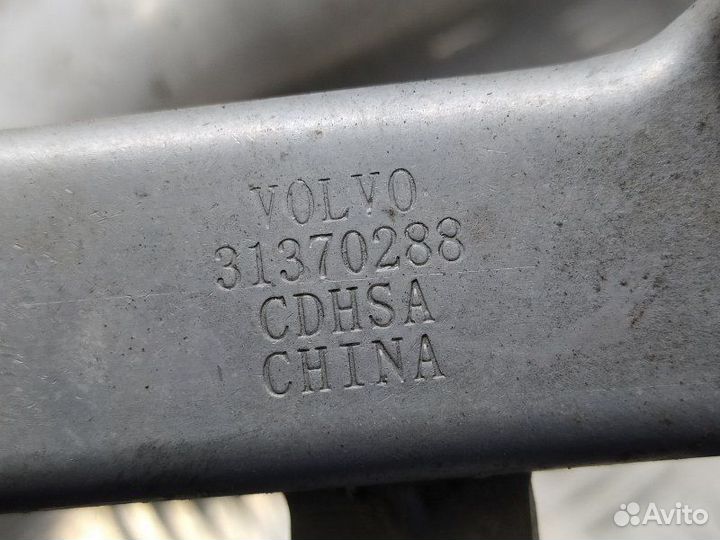 Б/У Б/У Труба интеркулера Погнут выход 31370288