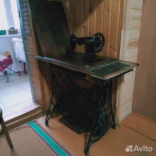 Швейная машина Singer