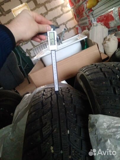 Kumho I'Zen RV Stud KC16 215/70 R16