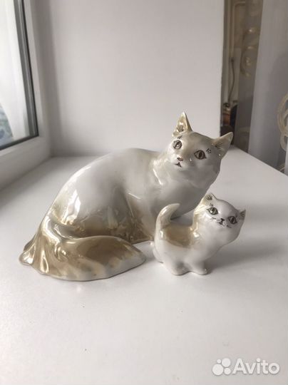 Статуэтки фарфоровые кошка и котенок офз