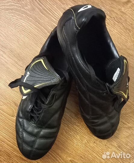 Футбольные бутсы demix