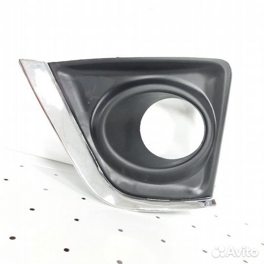 Накладка противотуманной фары Toyota Corolla E180
