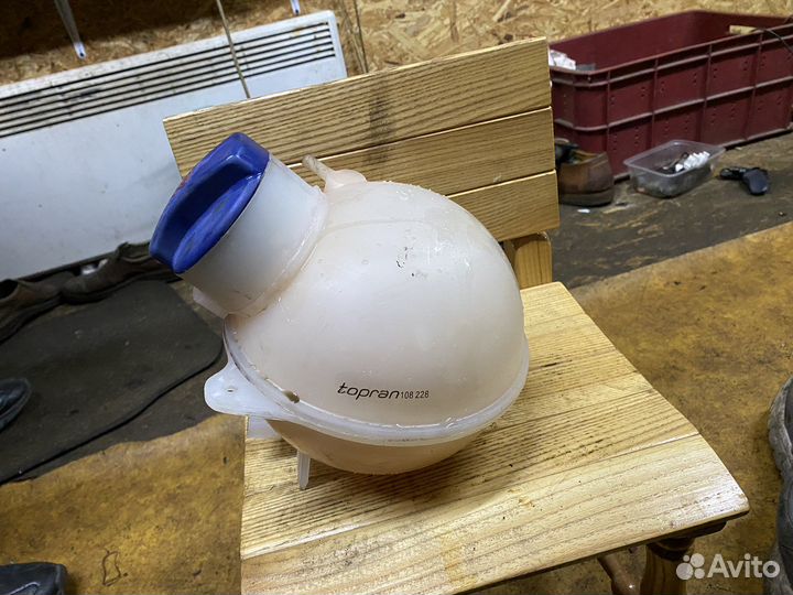 Расширительный бочок VW Sharan 95-00