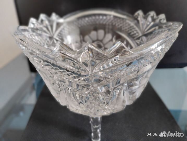 Винтаж СССР. Салатница хрустальная на ножках