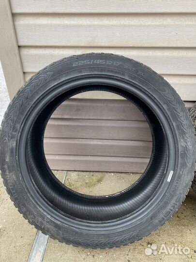 Nokian Tyres Hakkapeliitta 8 225/45 R17 и 245/40 R17