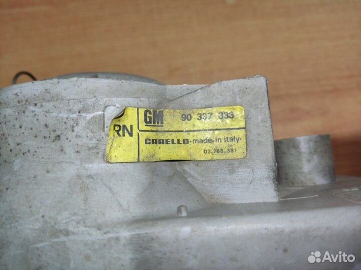 Фара правая Opel Omega A универсал 2.0 1989