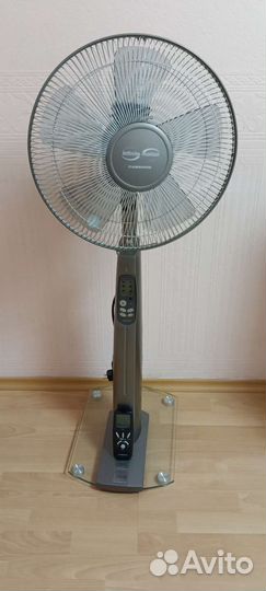 Вентилятор напольный с пультом
