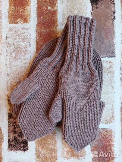 Шапка и варежки женские