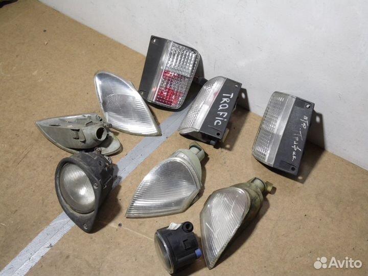 Поворотники передние Рено Трафик Лагуна 1