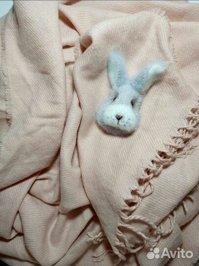 Броши, брелоки