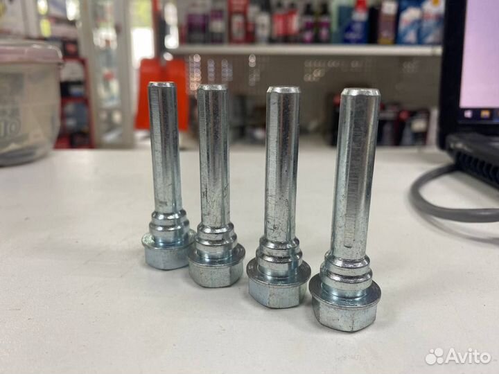 Направляющая суппорта тормозного переднего L200