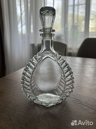 Графин стеклянный / бутылка