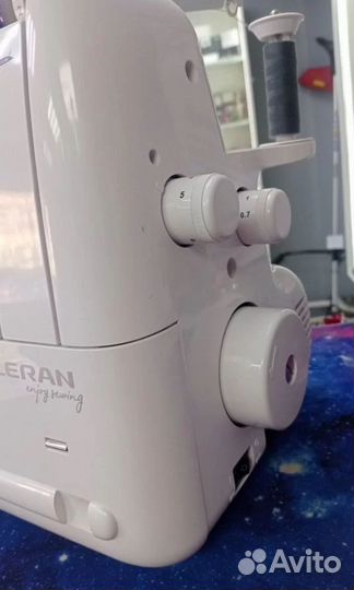 Швейная машина оверлок Leran OM 328