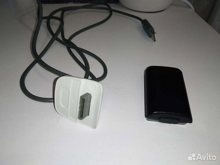 Кабель для зарядки геймпада Хbox 360, аккумулятор