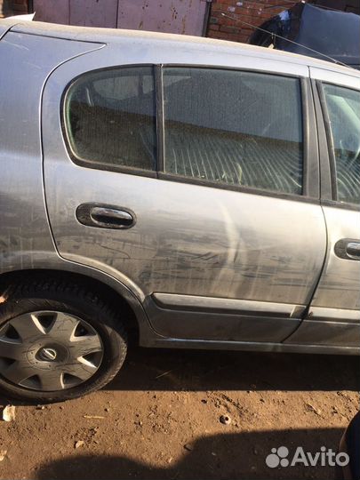 Задняя правая дверь Nissan almera Хэтчбек