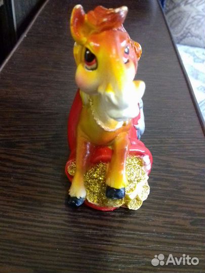 Фигурка лошадки