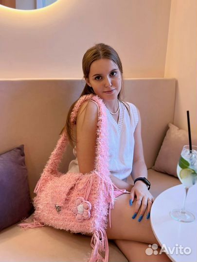 Вязаная пушистая сумка 