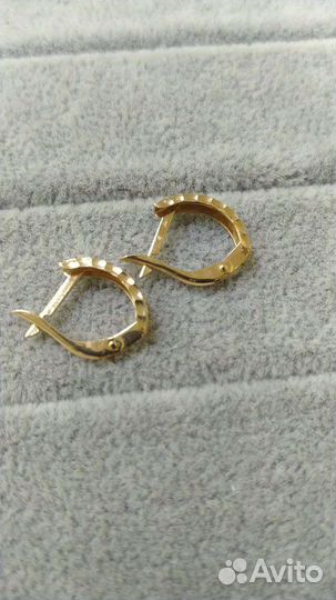 Золотые серьги