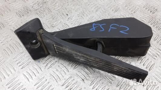 Педаль газа hyundai genesis (85F02NW01)